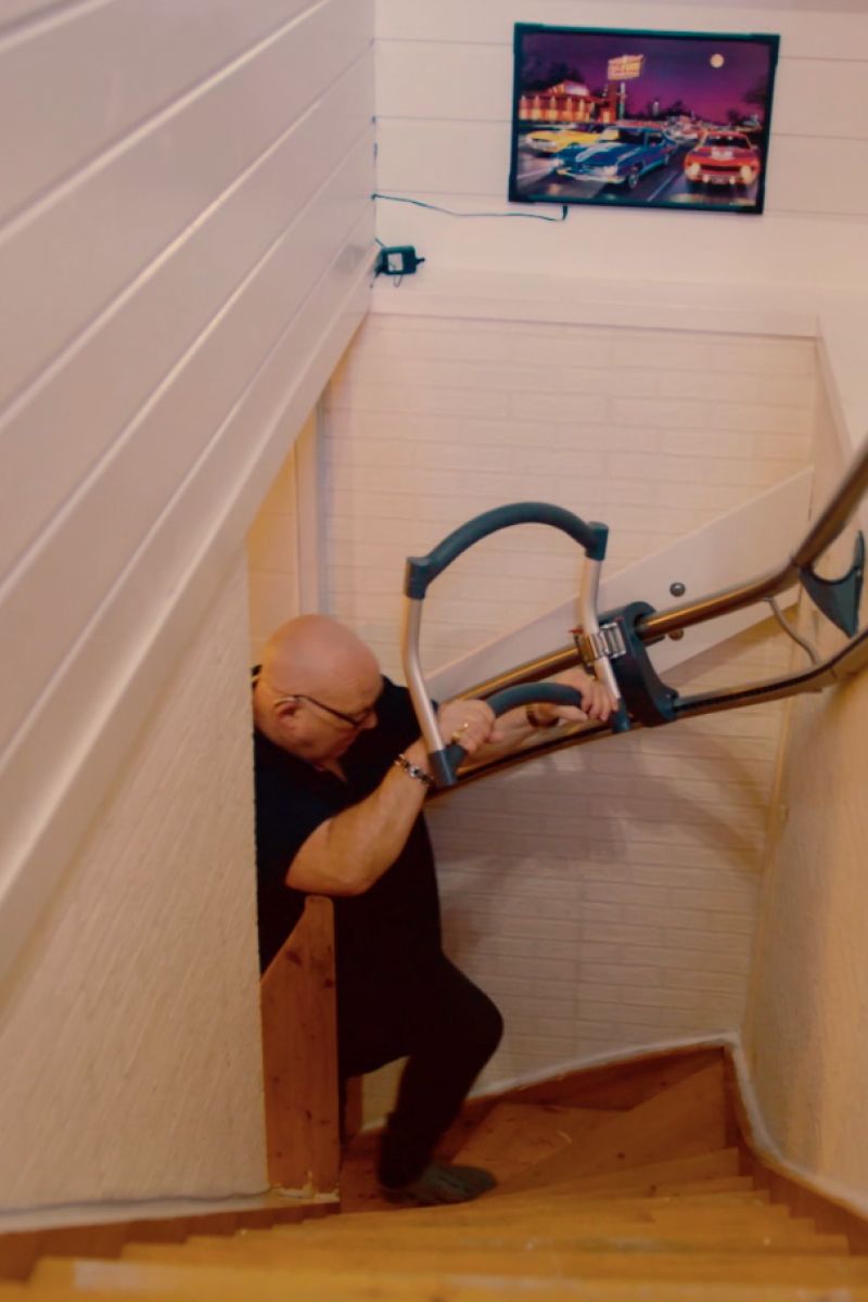Oddbjørn und seine Treppenhilfe ASSISTEP